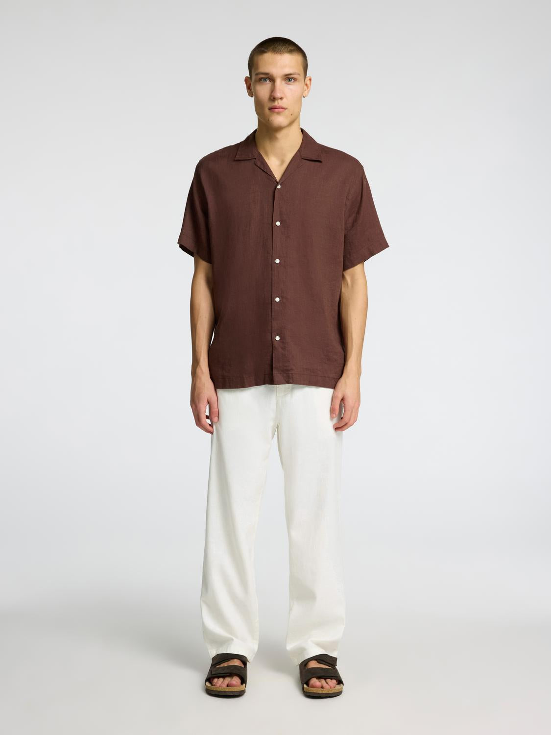 model_shot-front_full